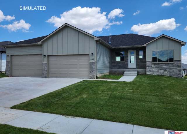 Property at 10935 Crescent Moon Pl, Lincoln, NE 68527, 5 beds, 3 baths