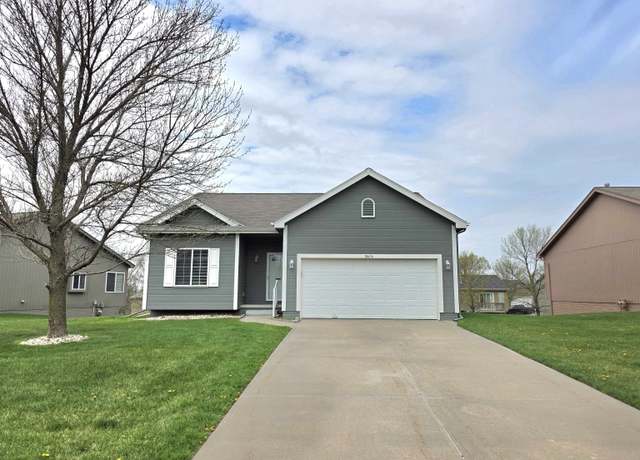 Property at 10606 S 25 Ave, Bellevue, NE 68123-4439, 2 beds, 2.5 baths