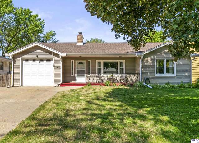 Property at 3108 S 73 St, Omaha, NE 68124, 3 beds, 2.5 baths