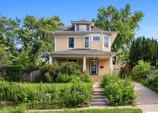 Property at 2615 C St, Lincoln, NE 68502, 3 beds, 1 bath
