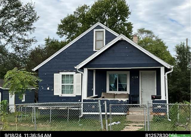 Property at 4224 N 37 St, Omaha, NE 68111-3053, 2 beds, 1 bath