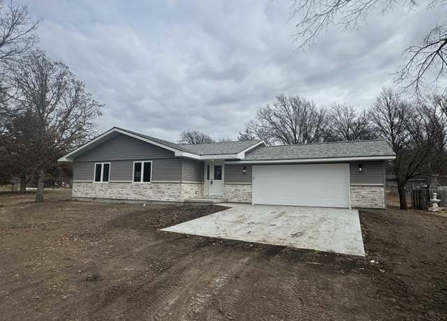 Property at 142 Grove Ave, Crete, NE 68333, 2 beds, 3 baths