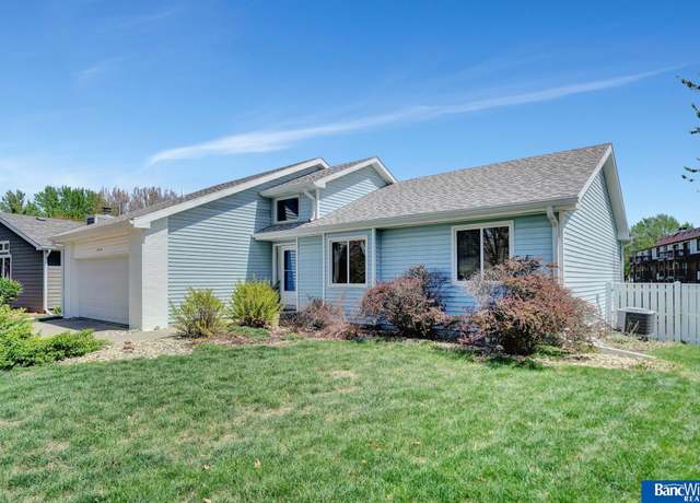 Property at 5512 Channel Dr, Lincoln, NE 68516, 5 beds, 3 baths