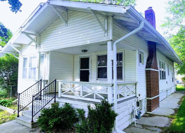 Property at 2520 S 12th St, Lincoln, NE 68502, 3 beds, 2 baths