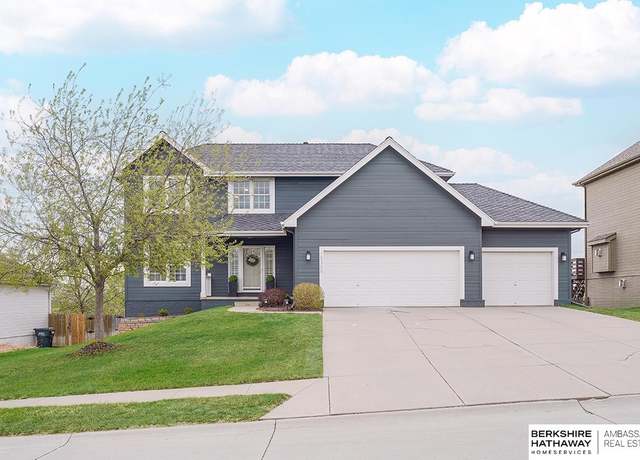 Property at 15366 Curtis Ave, Omaha, NE 68116, 4 beds, 3.5 baths