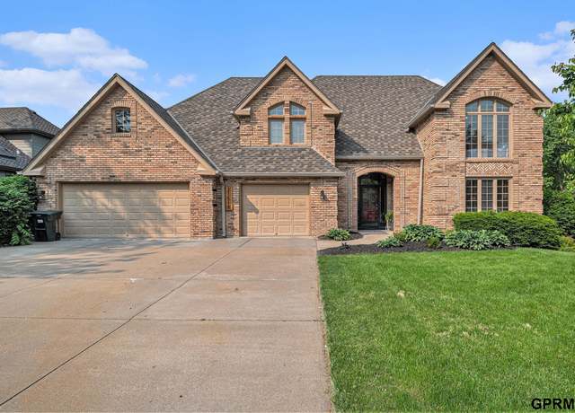 Property at 21518 Pinehurst Ave, Omaha, NE 68022, 4 beds, 3.5 baths