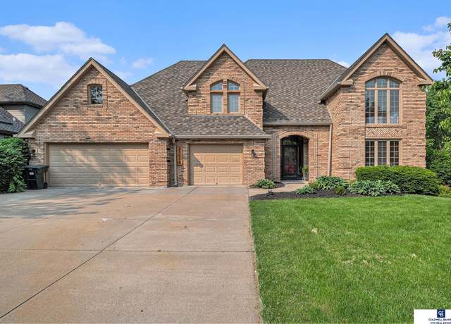 Property at 21518 Pinehurst Ave, Elkhorn, NE 68022, 4 beds, 3.5 baths