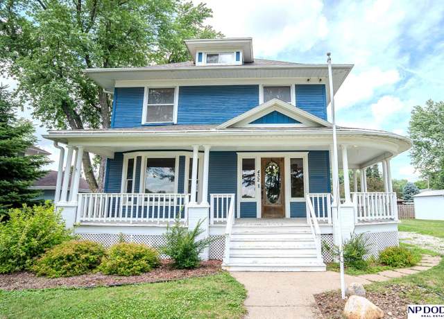 Property at 432 Broadway St, Carson, IA 51525, 3 beds, 2 baths