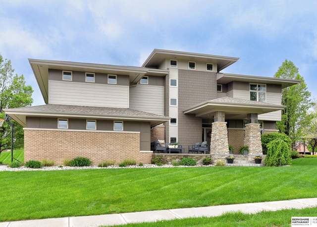 Property at 10810 S 172 St, Omaha, NE 68136, 3 beds, 2.5 baths