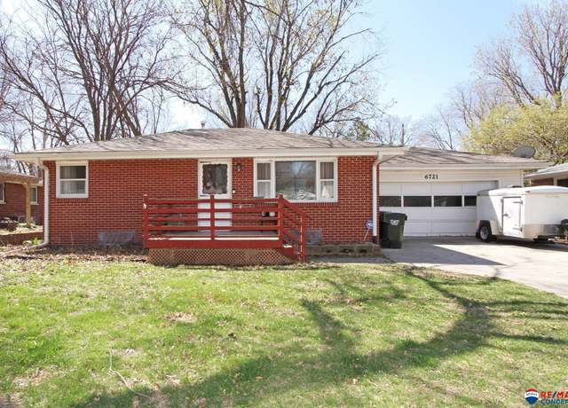Property at 6721 Bethany Park Dr, Lincoln, NE 68505, 3 beds, 2.5 baths