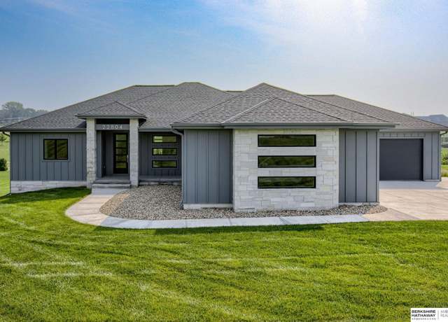 Property at 22804 Copper Ridge Rd, Gretna, NE 68028, 5 beds, 3.5 baths