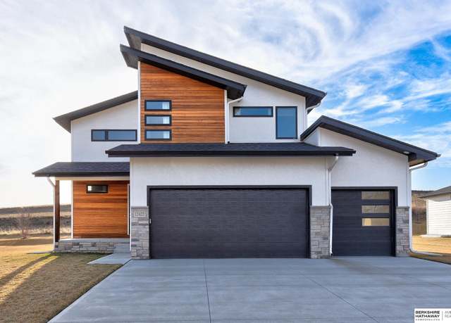 Property at 12422 N 161st Ave, Bennington, NE 68007, 4 beds, 3.5 baths
