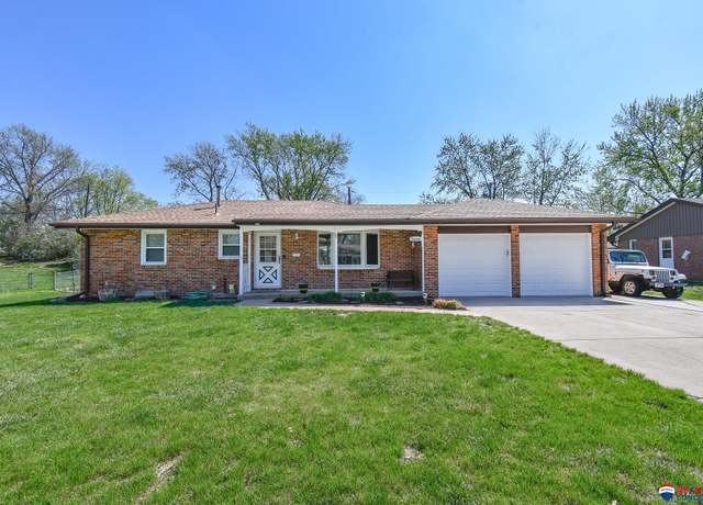Property at 6 Beckman Cir, Malcolm, NE 68402, 3 beds, 2 baths