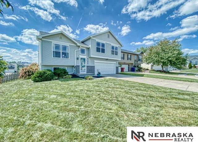 Property at 8204 N 154th Cir, Bennington, NE 68007, 3 beds, 2 baths