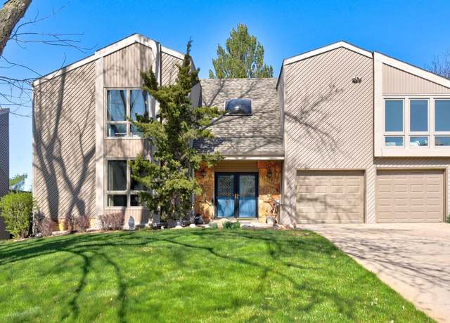 Property at 11524 Spaulding St, Omaha, NE 68164, 4 beds, 3.5 baths