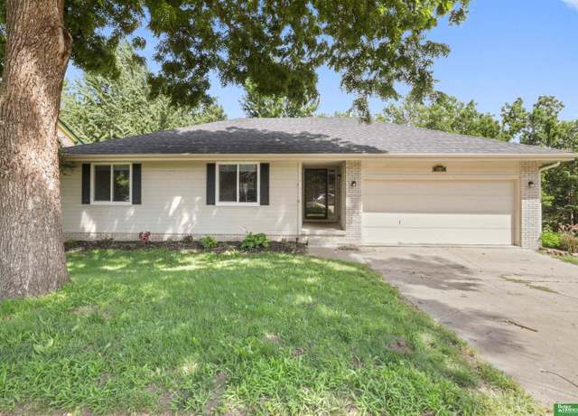 Property at 12915 Forestdale Dr, Bellevue, NE 68123, 4 beds, 3 baths