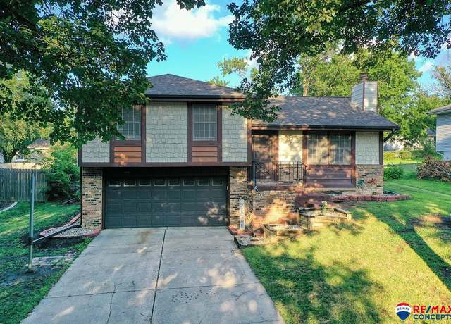 Property at 5230 S 37 St, Lincoln, NE 68516, 3 beds, 2.5 baths