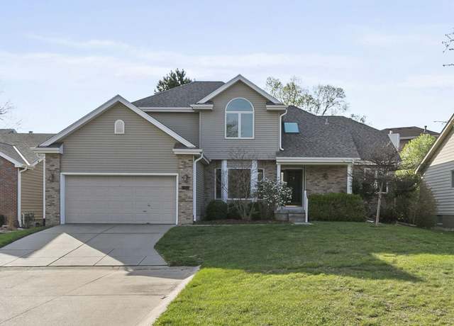 Property at 6427 Chesterfield Ct, Lincoln, NE 68510, 4 beds, 2.5 baths