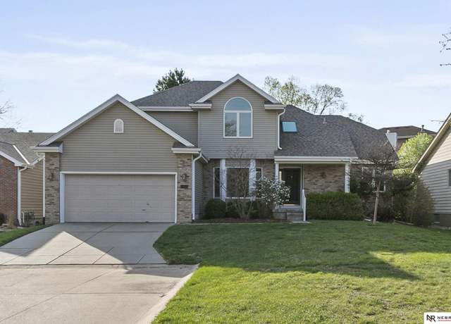 Property at 6427 Chesterfield Ct, Lincoln, NE 68510, 4 beds, 2.5 baths