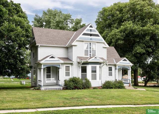 Property at 1418 Monroe St, Fort Calhoun, NE 68023, 4 beds, 2 baths