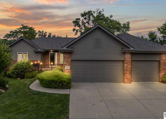 Property at 1422 S 190th Plz, Omaha, NE 68130, 4 beds, 3 baths