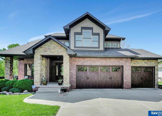 Property at 6725 S Ridge Dr, Lincoln, NE 68512, 4 beds, 4.5 baths
