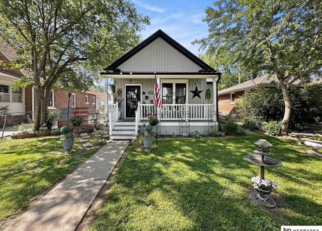Property at 2223 E St, Lincoln, NE 68510, 2 beds, 1 bath