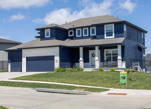 Property at 6531 S 208th Ave, Omaha, NE 68022, 6 beds, 4.5 baths
