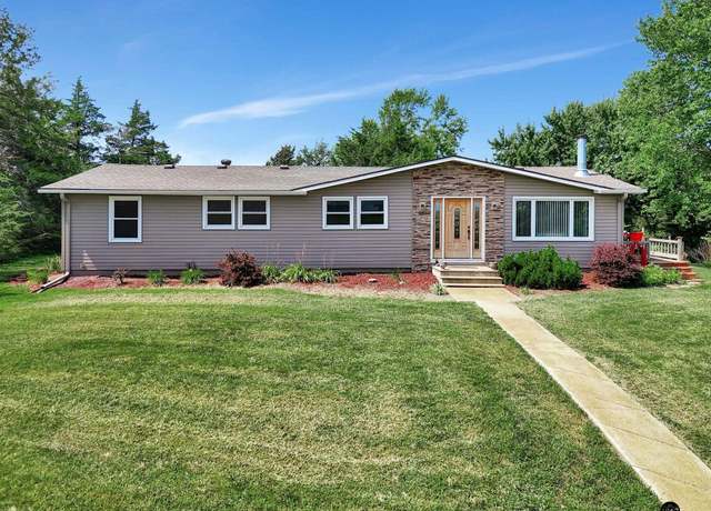 Property at 3403 SW 84th St, Lincoln, NE 68532, 3 beds, 3 baths