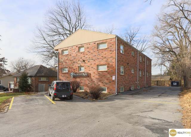 Property at 4416 N 62nd St, Omaha, NE 68104, 3 beds, 2 baths