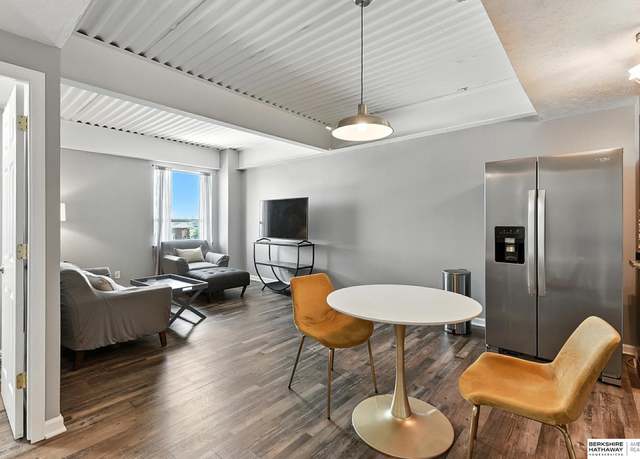 Property at 105 N 31st Ave #407, Omaha, NE 68131, 1 bed, 1 bath