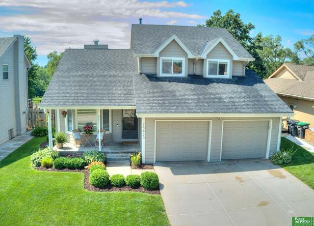 Property at 15423 Howe St, Omaha, NE 68144, 4 beds, 3.5 baths