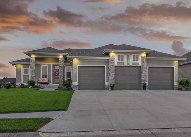 Property at 8914 N 171st St, Bennington, NE 68007, 4 beds, 3 baths