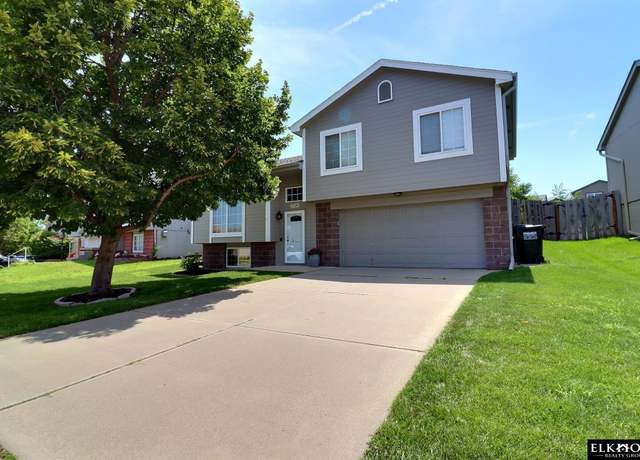 Property at 17129 Sahler St, Omaha, NE 68116, 3 beds, 2 baths