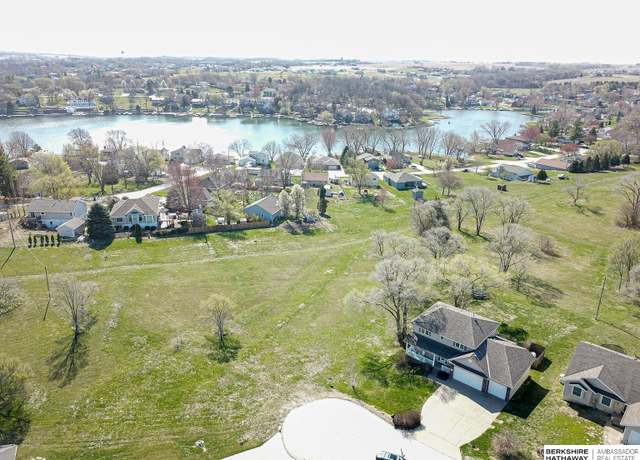 Property at 903 Mead Ct, Plattsmouth, NE 68048