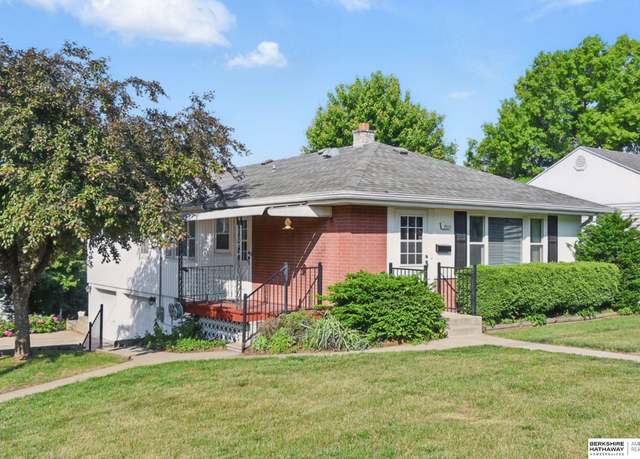 Property at 2613 Edwards St, Bellevue, NE 68005, 3 beds, 2 baths