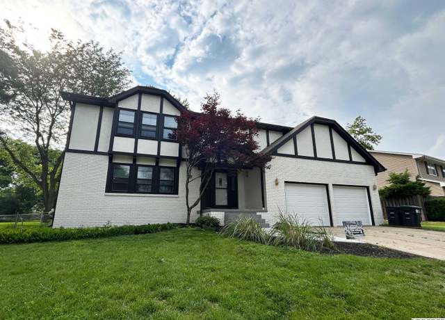Property at 652 S 212th St, Omaha, NE 68022, 4 beds, 2.5 baths