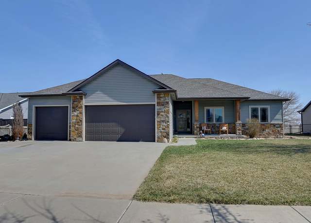 Property at 10020 N 152nd St, Waverly, NE 68462, 6 beds, 3.5 baths