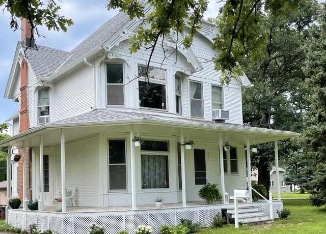 Property at 875 N 4th St, David City, NE 68632, 5 beds, 2 baths