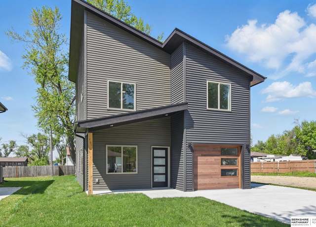 Property at 3244 Avenue J Ave, Council Bluffs, IA 51501, 3 beds, 2.5 baths