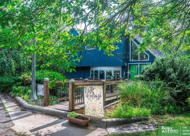 Property at 605 Ridge Rd N, Council Bluffs, IA 51503, 4 beds, 3.5 baths