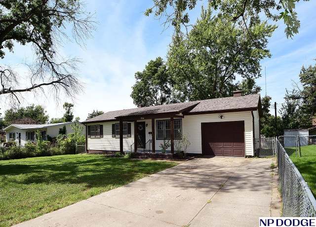 Property at 5516 N 63rd St, Omaha, NE 68104, 3 beds, 2 baths