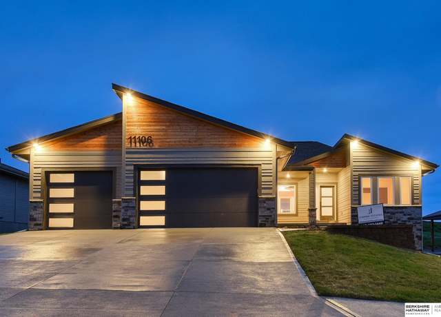 Property at 11106 N 161st St, Bennington, NE 68007, 5 beds, 3 baths