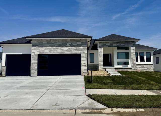 Property at 5431 N 212th St, Elkhorn, NE 68022, 6 beds, 3 baths