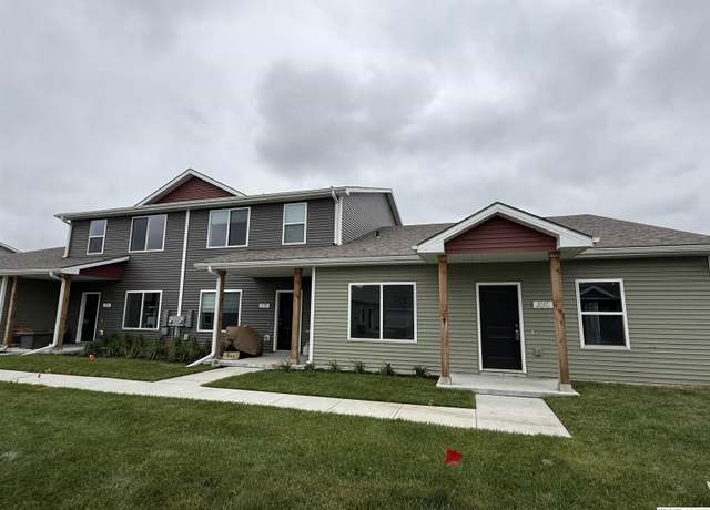 Property at 2127 N Aaron Way, Fremont, NE 68025, 2 beds, 2 baths