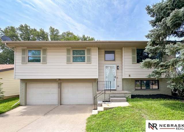 Property at 6326 N 112th Cir, Omaha, NE 68164, 3 beds, 2 baths