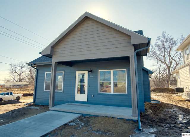 Property at 2901 Parker St, Omaha, NE 68111, 3 beds, 2 baths