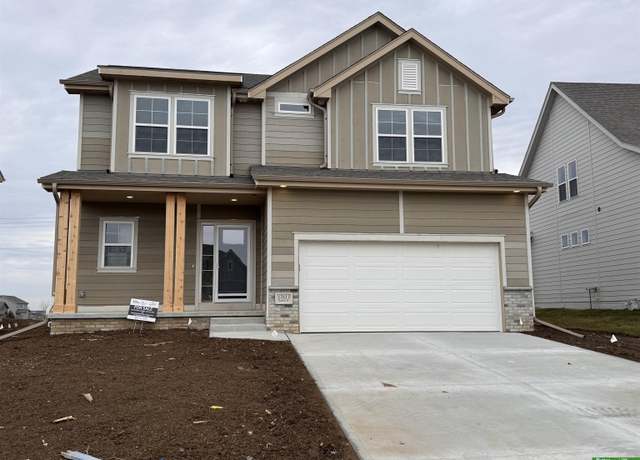 Property at 17613 Willit St, Bennington, NE 68007, 3 beds, 2.5 baths