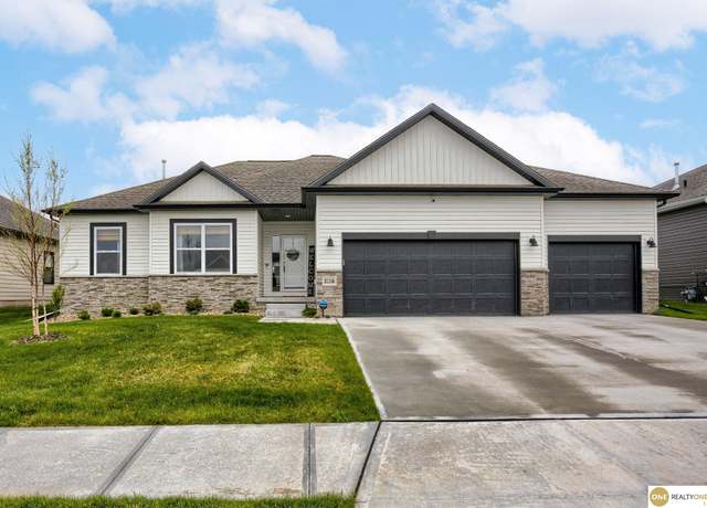 Property at 21136 Sunburst Ave, Omaha, NE 68022, 4 beds, 3 baths