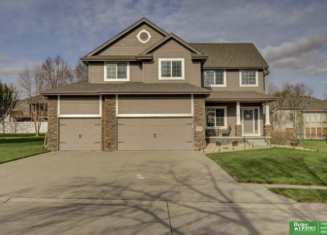 Property at 12708 S 81 St, Papillion, NE 68046, 4 beds, 2.5 baths